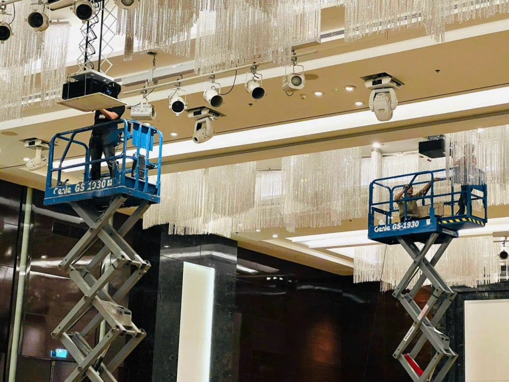 lap-dat-may-chieu-jw-marriott