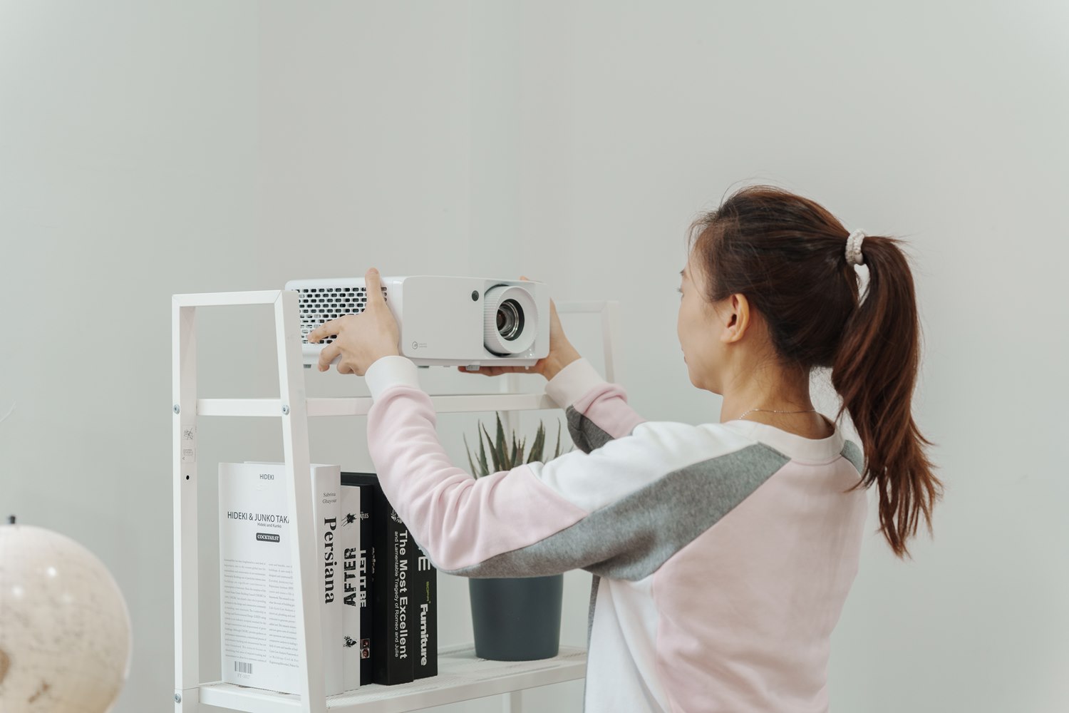 may-chieu-optoma-wave-130rk-nho-gon